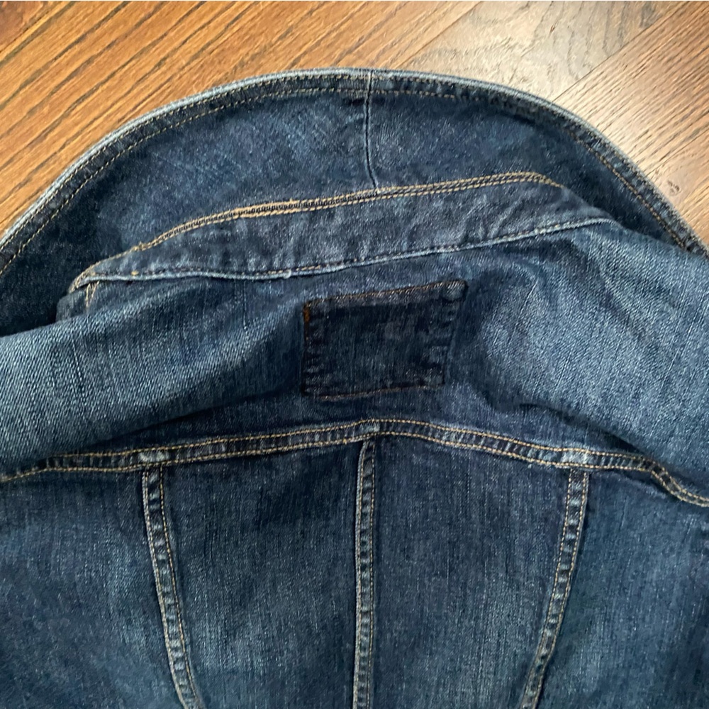 LOFT- Denim Jacket Button down medium dark wash semi cropped jean jacket size 8 - Picture 10 of 16